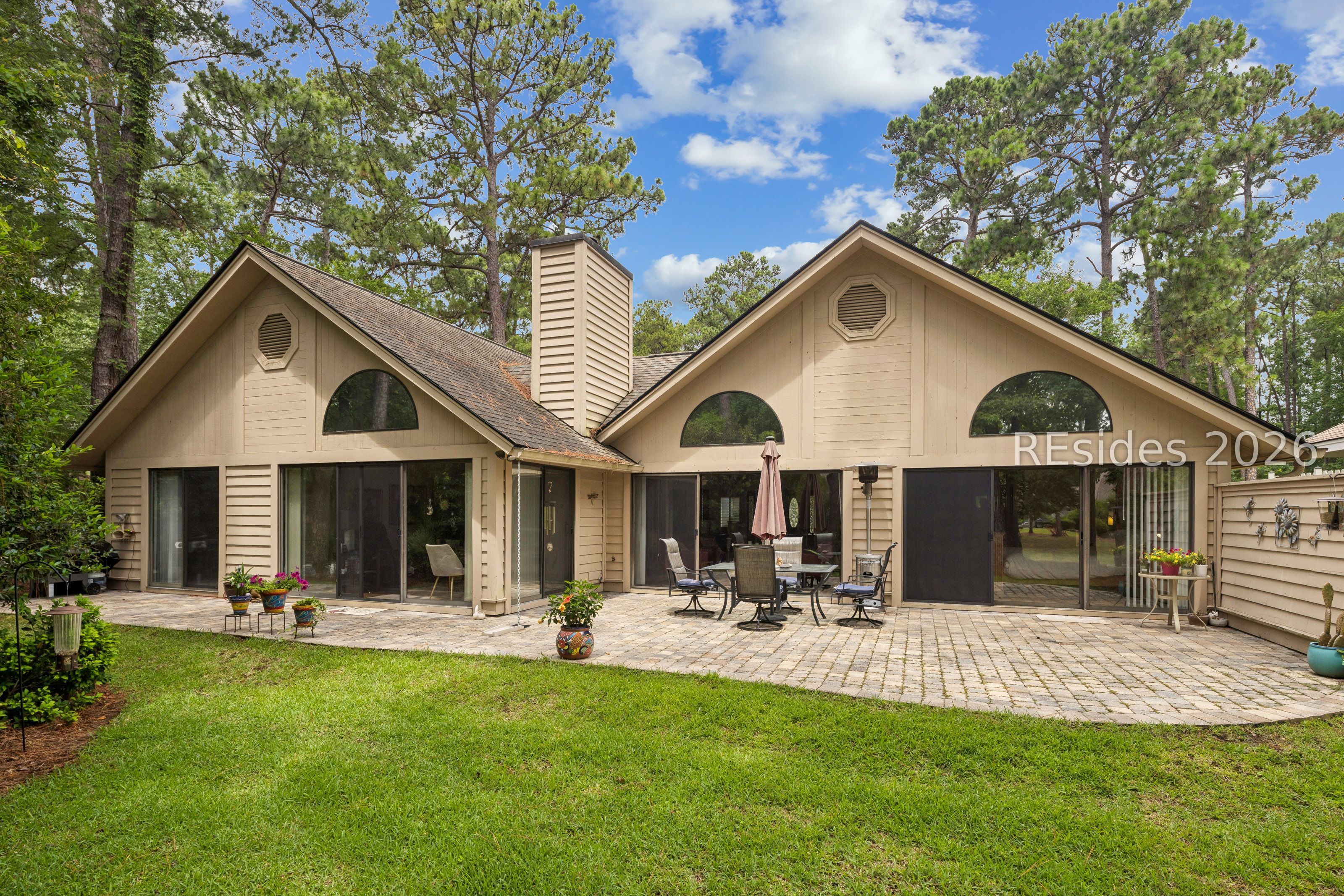 20 Honey Locust Circle