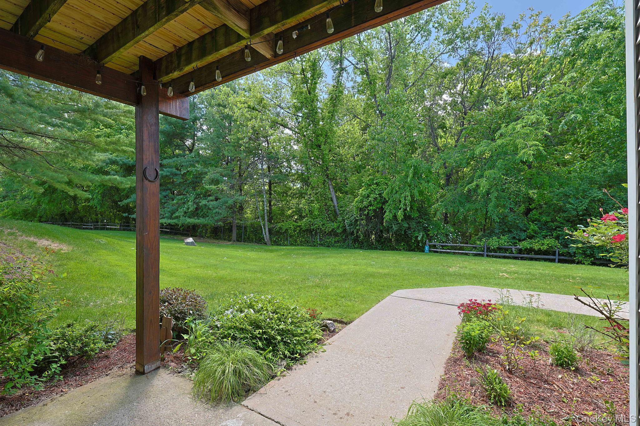 1103 Washington Green