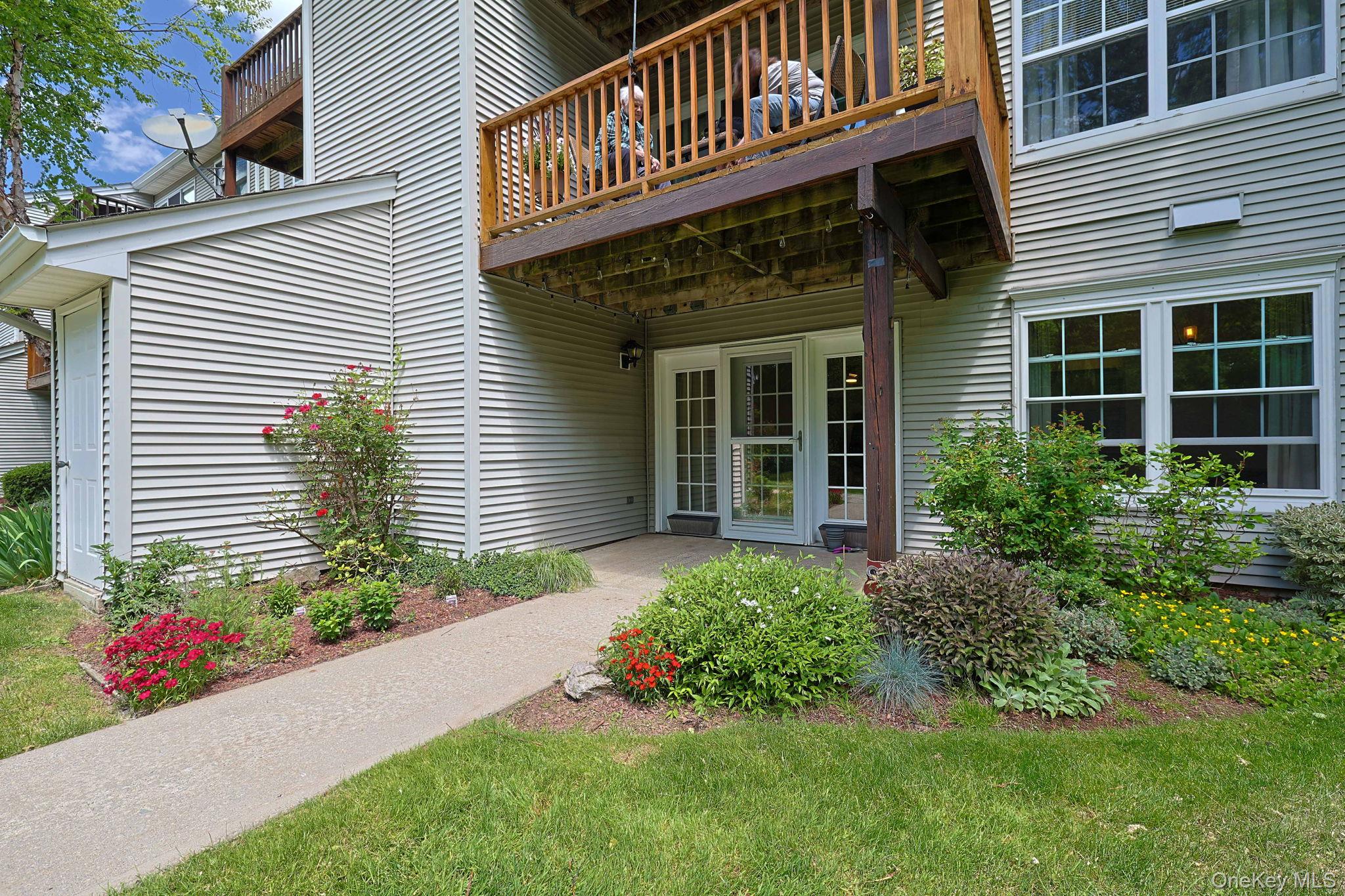 1103 Washington Green