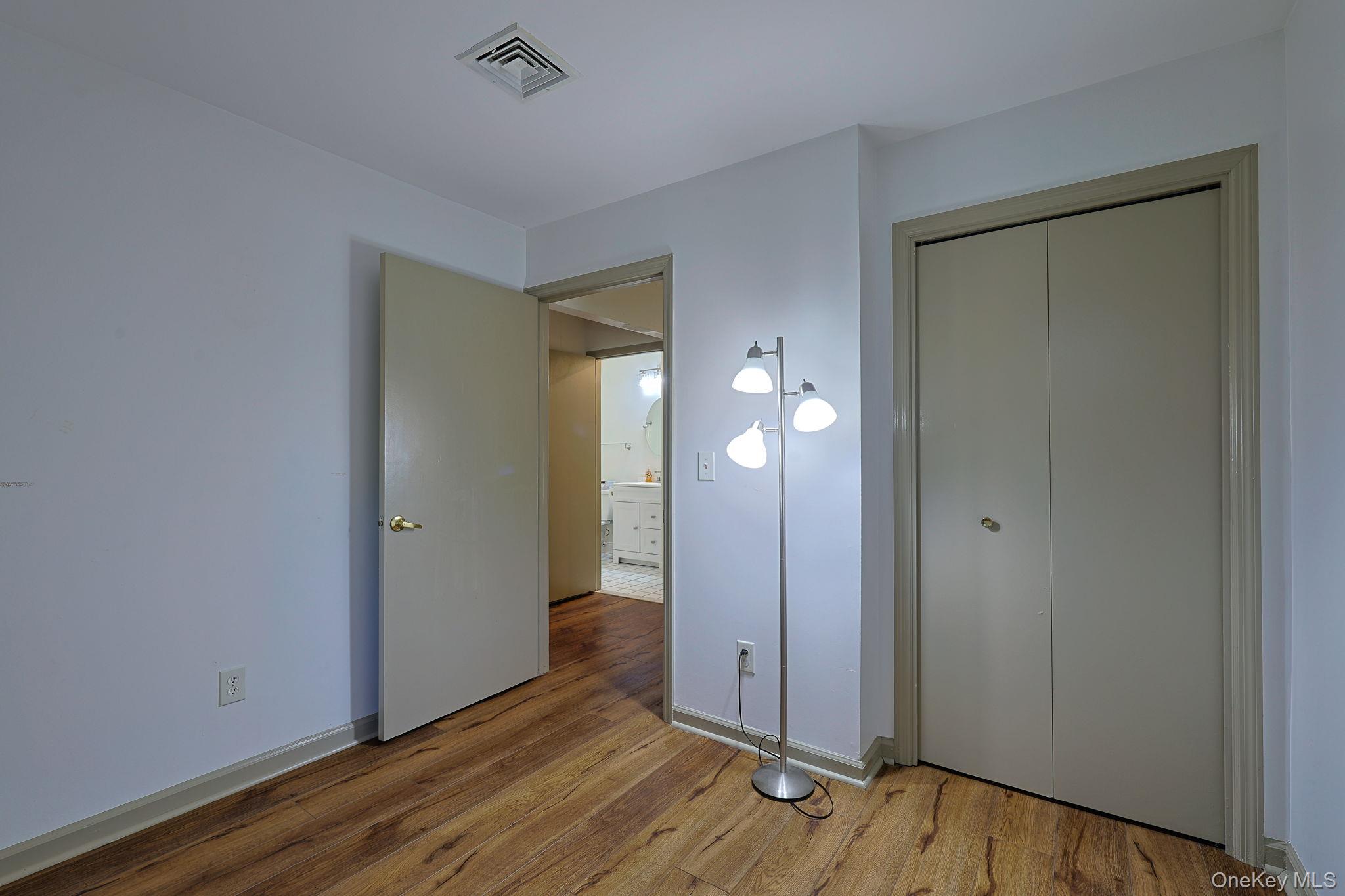 1103 Washington Green