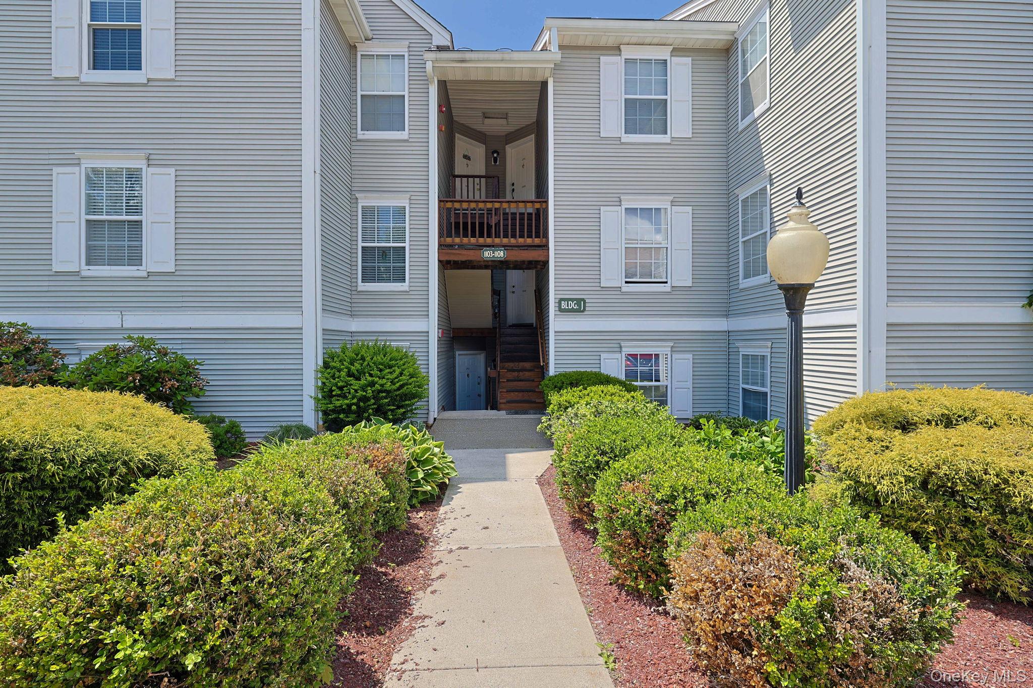 1103 Washington Green