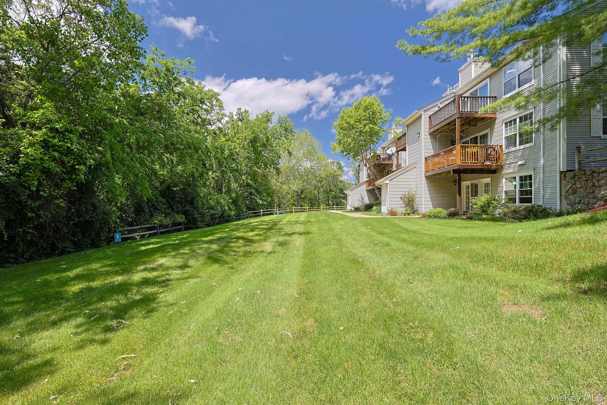 1103 Washington Green