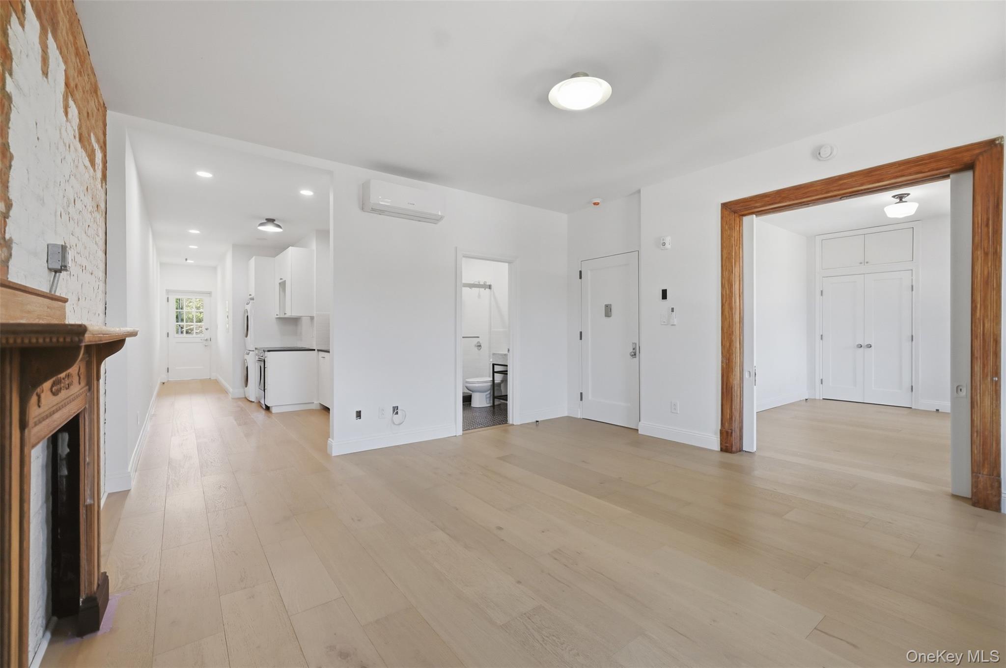 201-211 Main Street Unit: 1