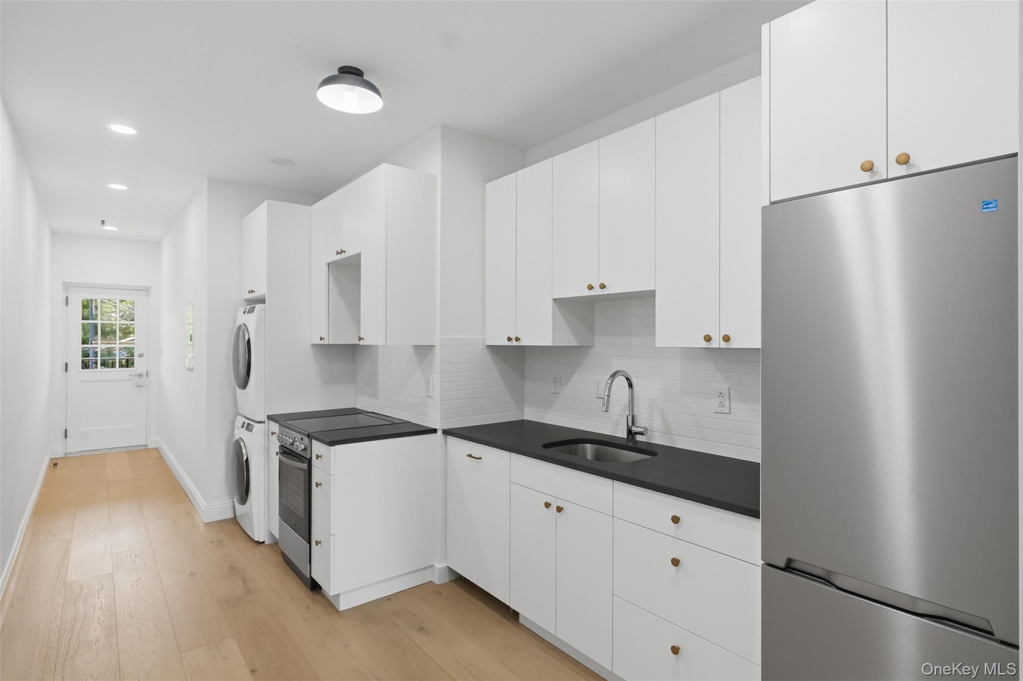201-211 Main Street Unit: 1