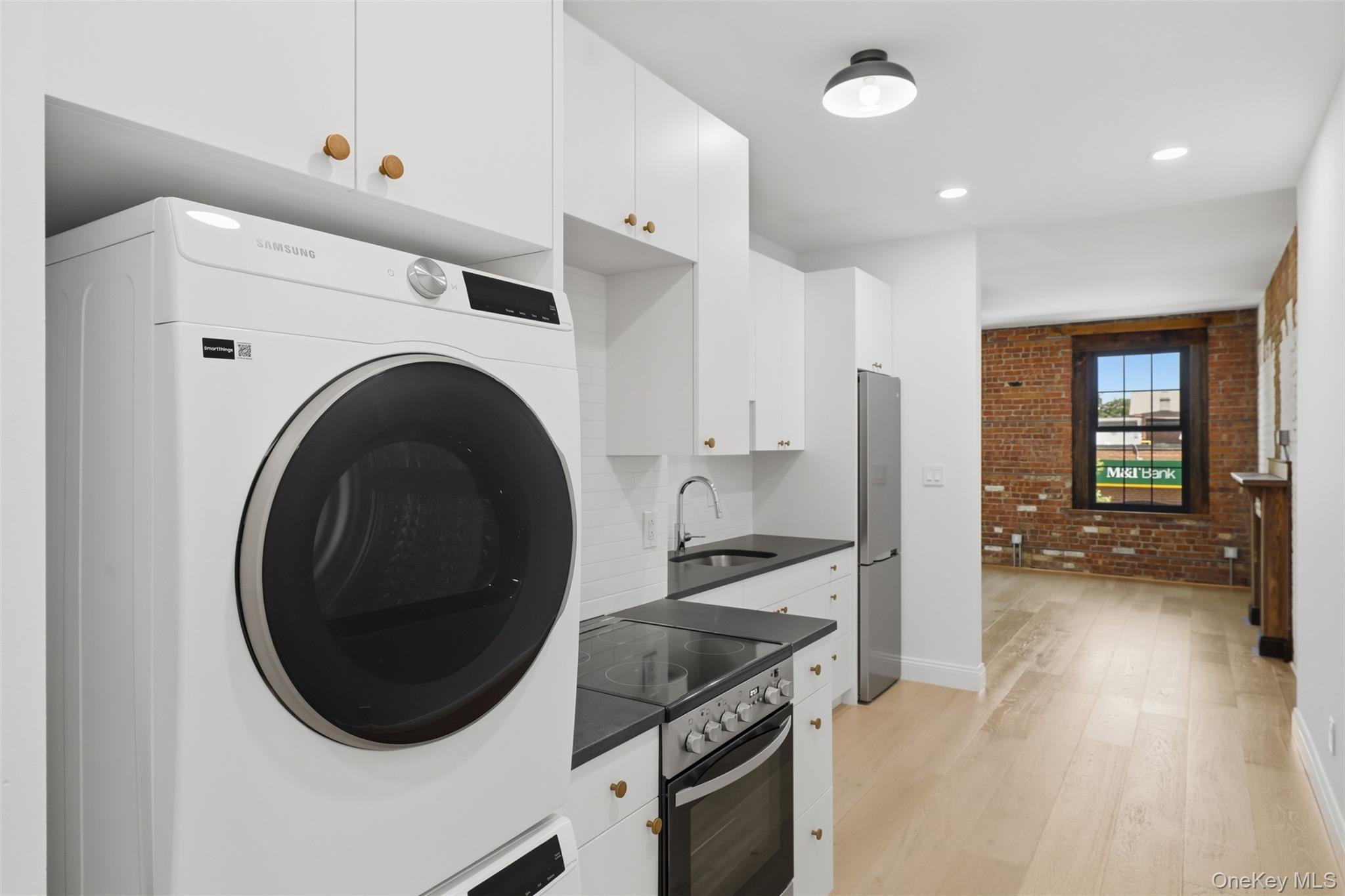 201-211 Main Street Unit: 1