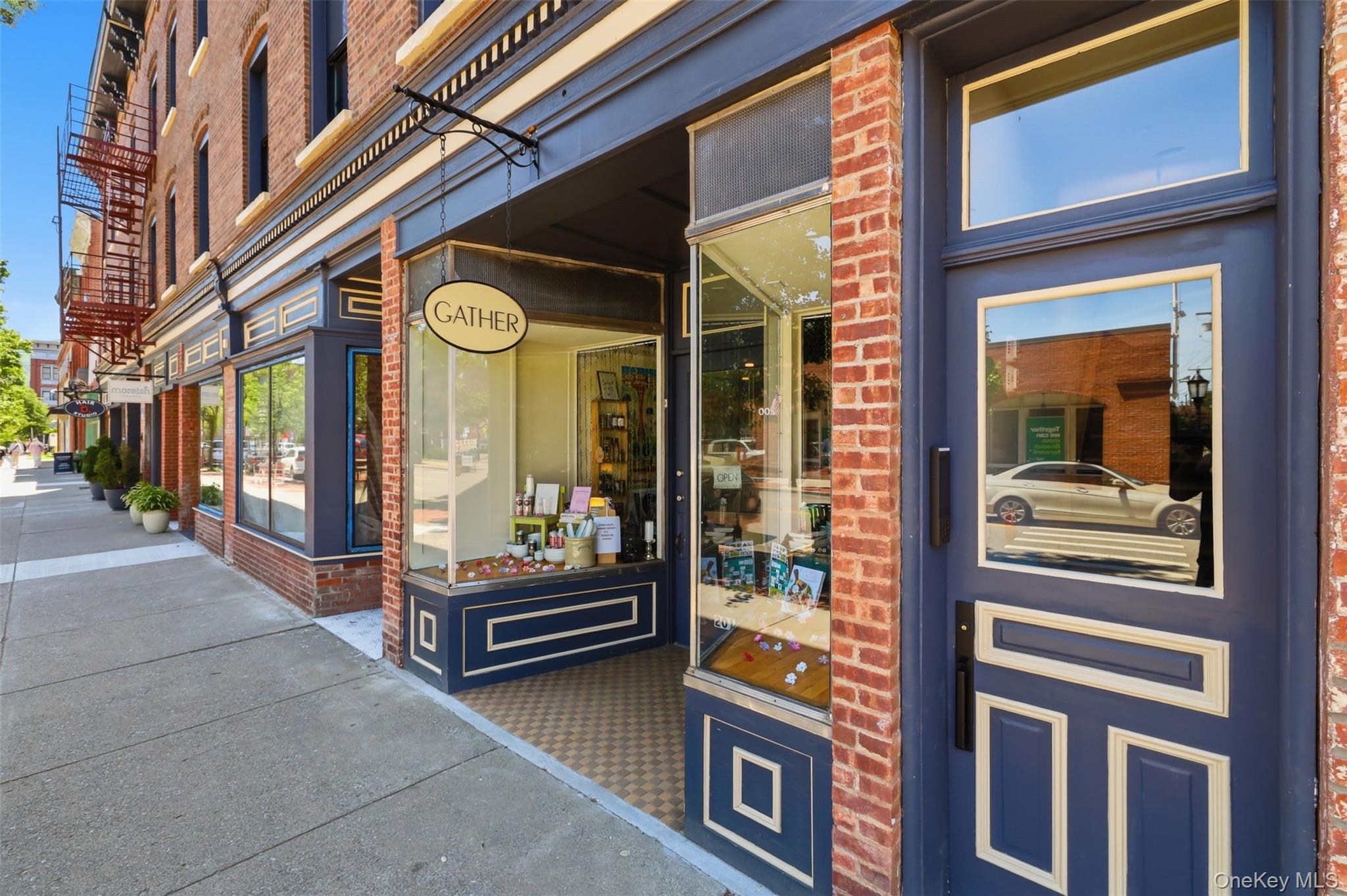 201 Main Street Unit: 2