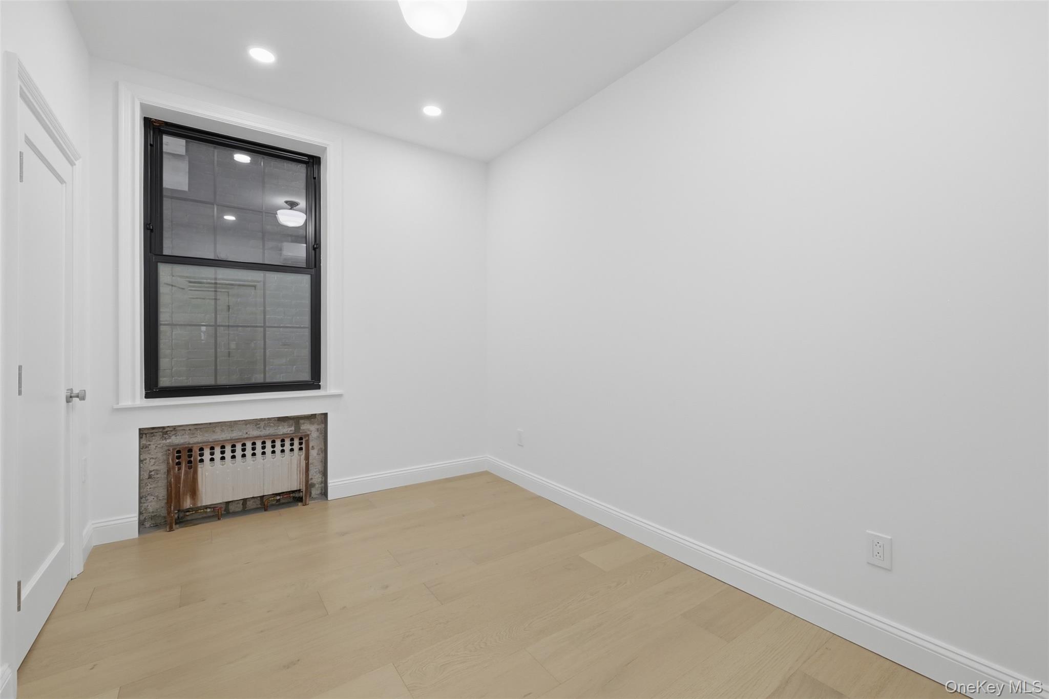 201 Main Street Unit: 2
