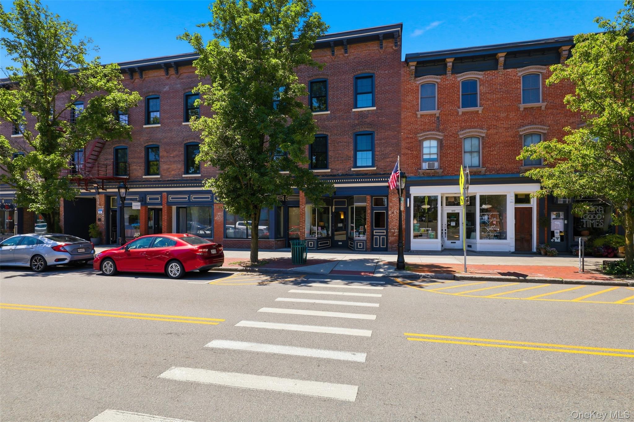 201 Main Street Unit: 2