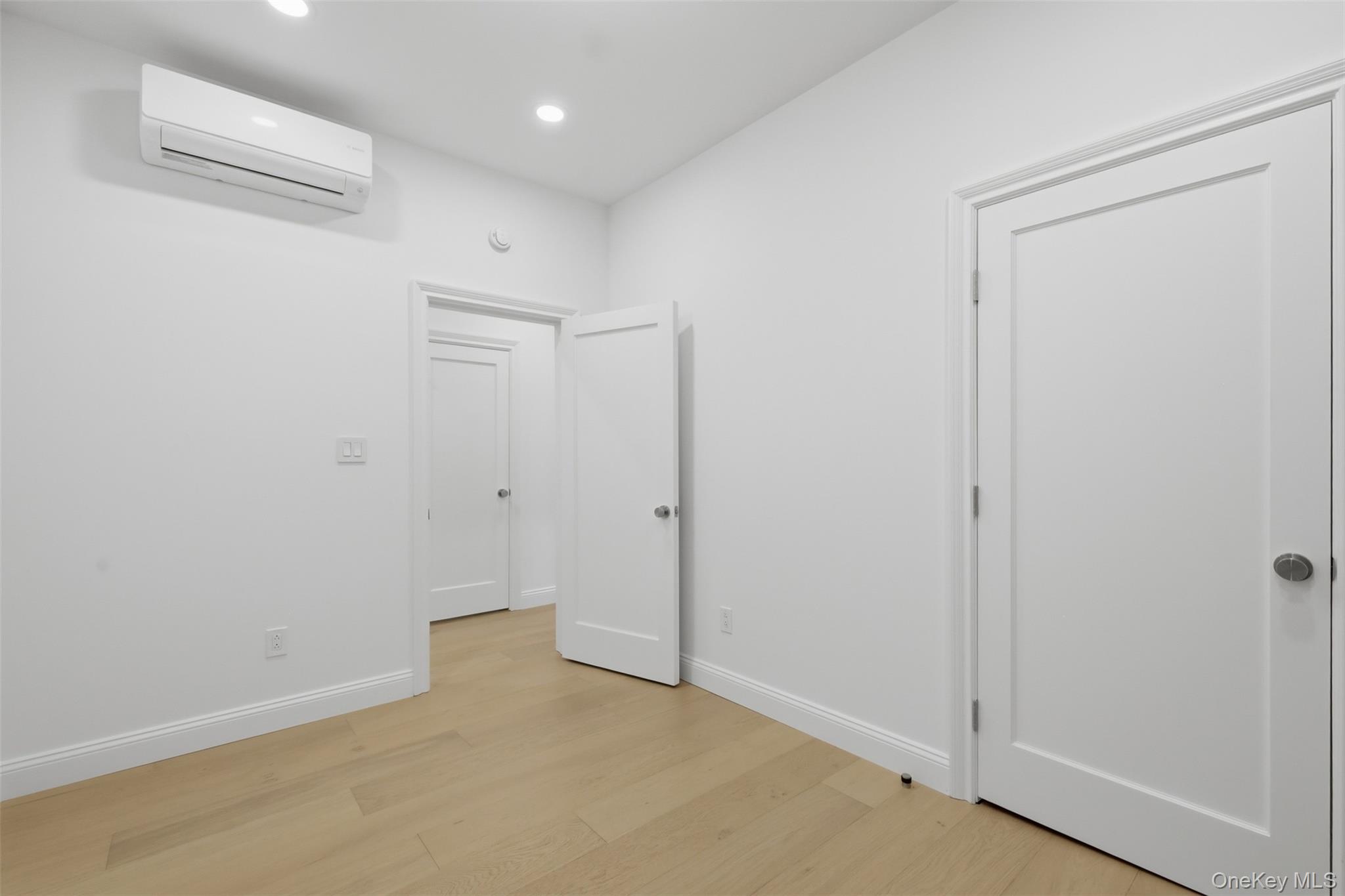 201 Main Street Unit: 2