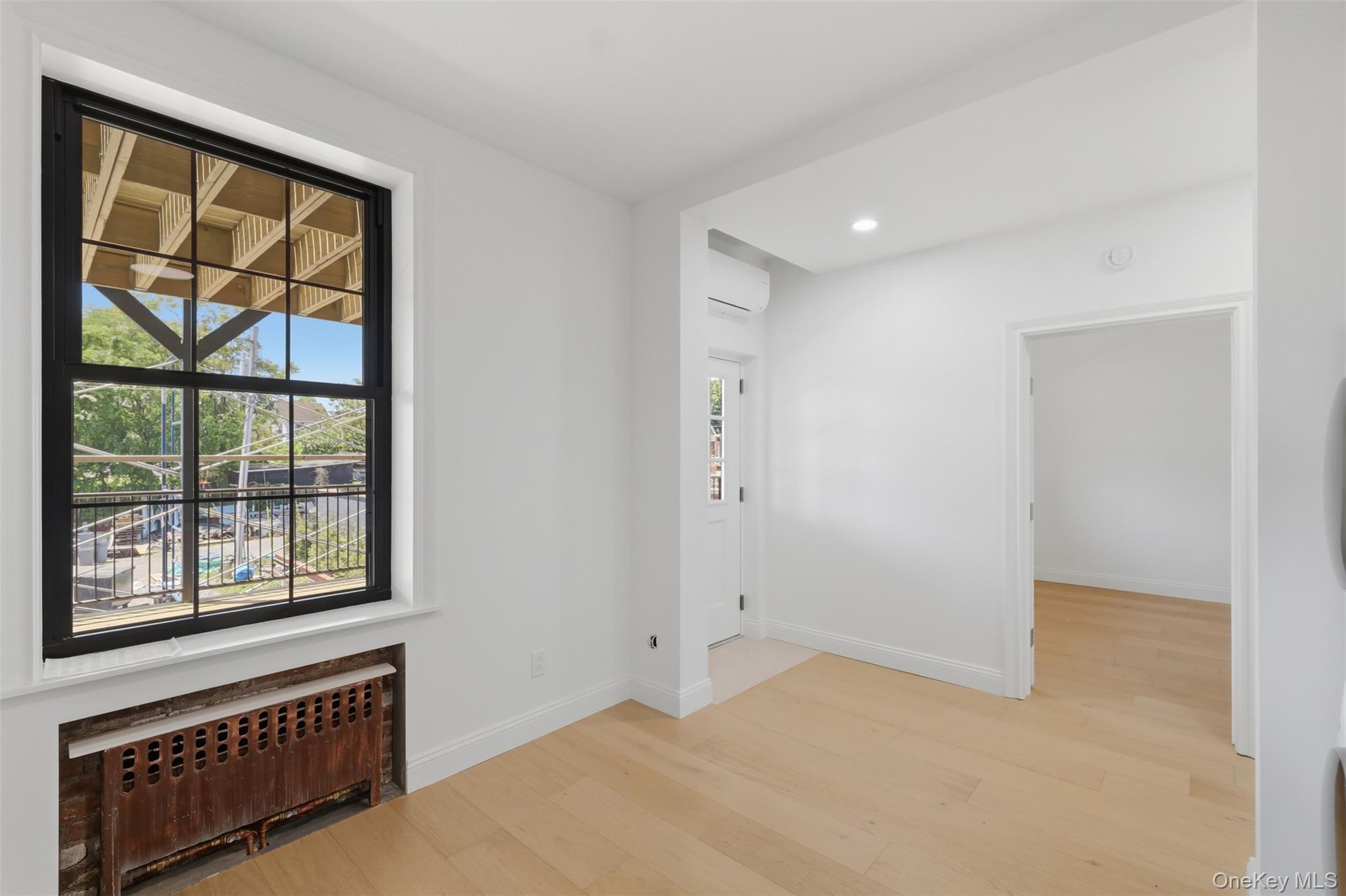 201 Main Street Unit: 2