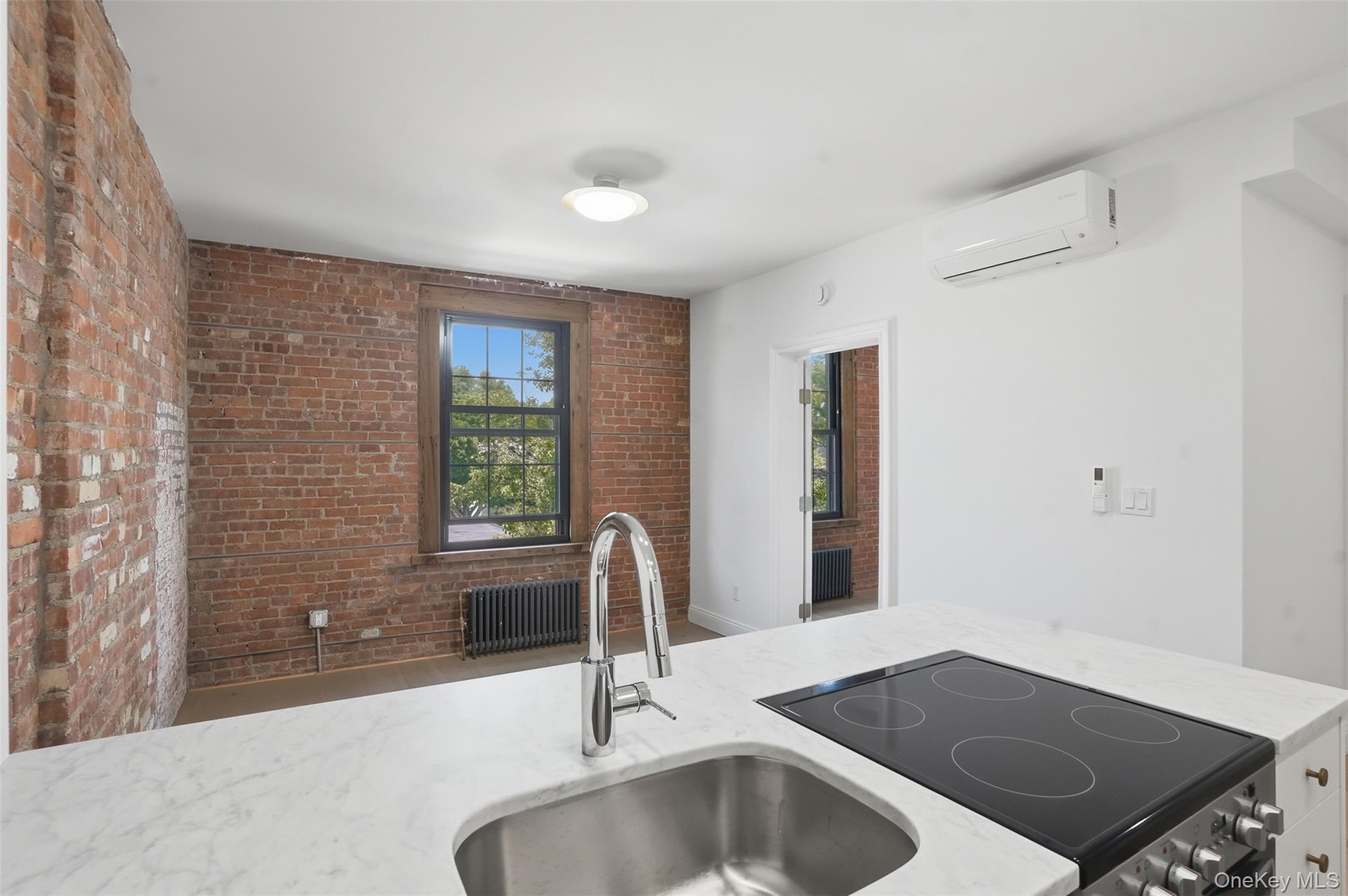207 Main Street Unit: 1