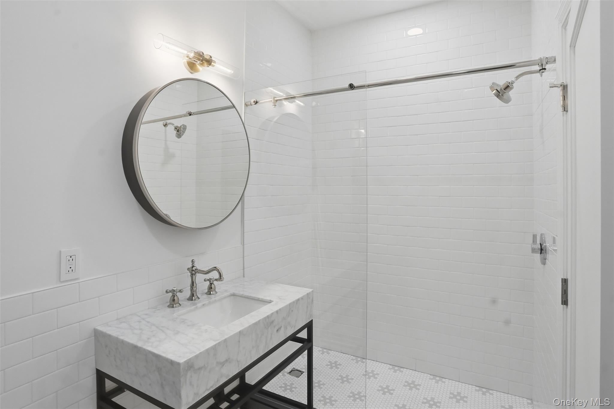 207 Main Street Unit: 1