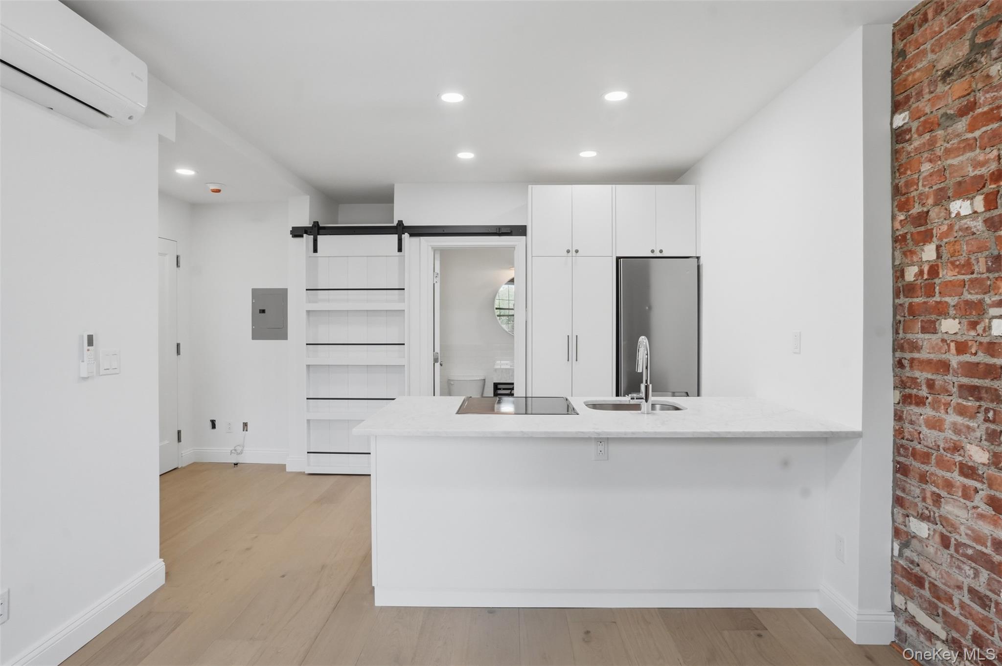 207 Main Street Unit: 1