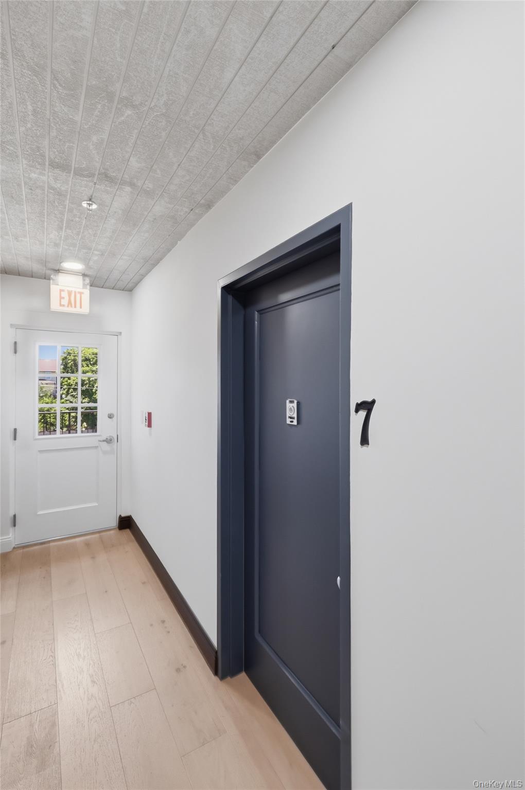 207 Main Street Unit: 7