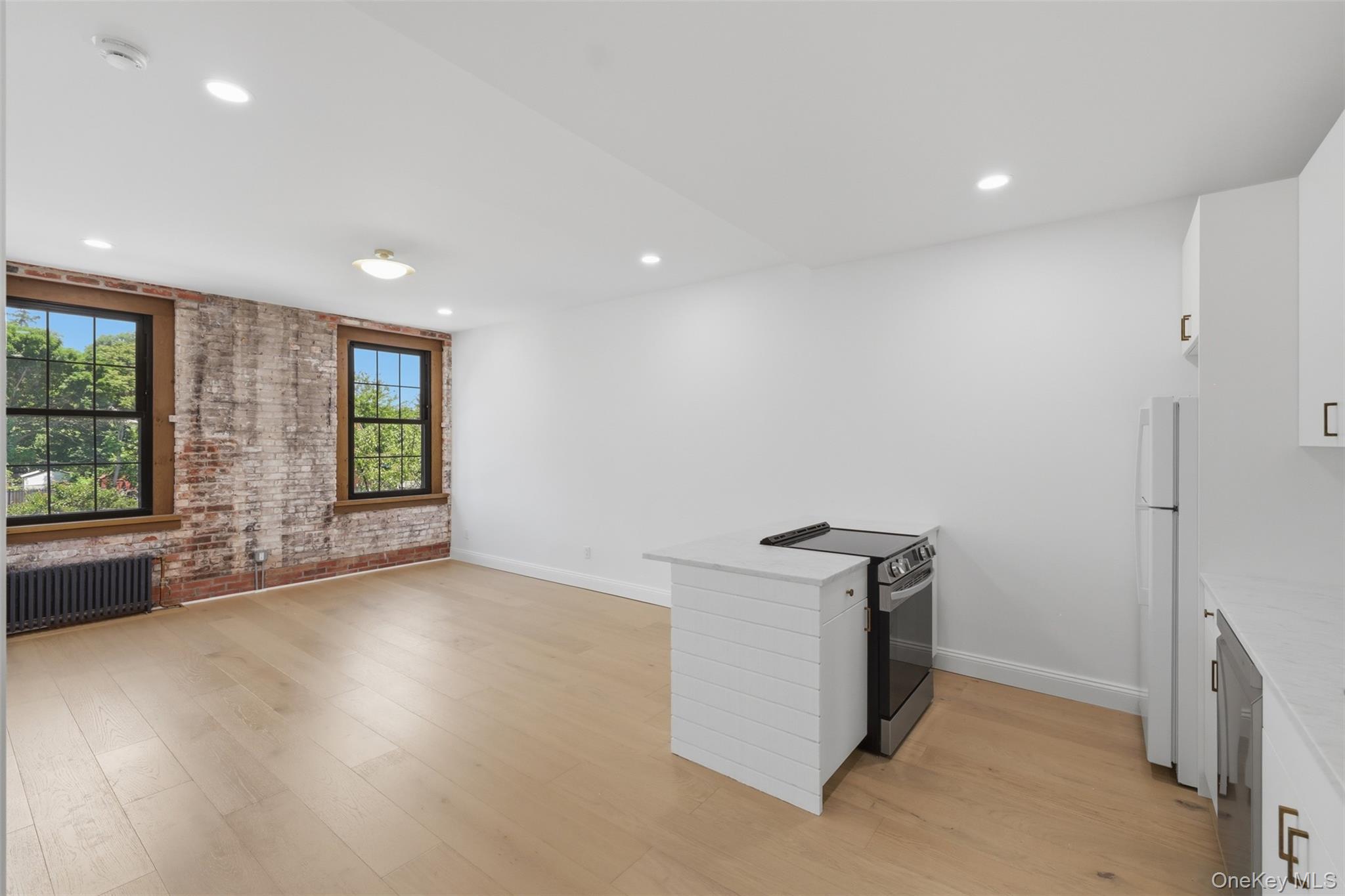 207 Main Street Unit: 3