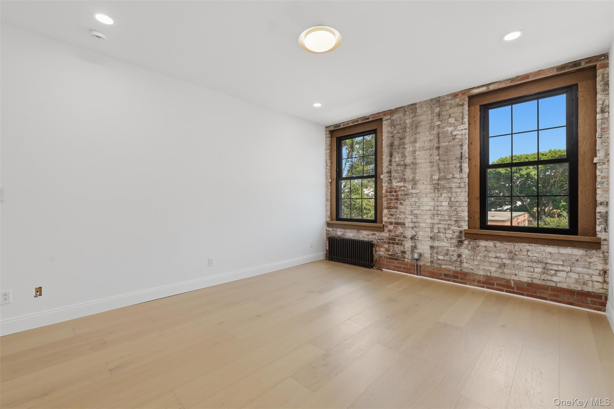 207 Main Street Unit: 3