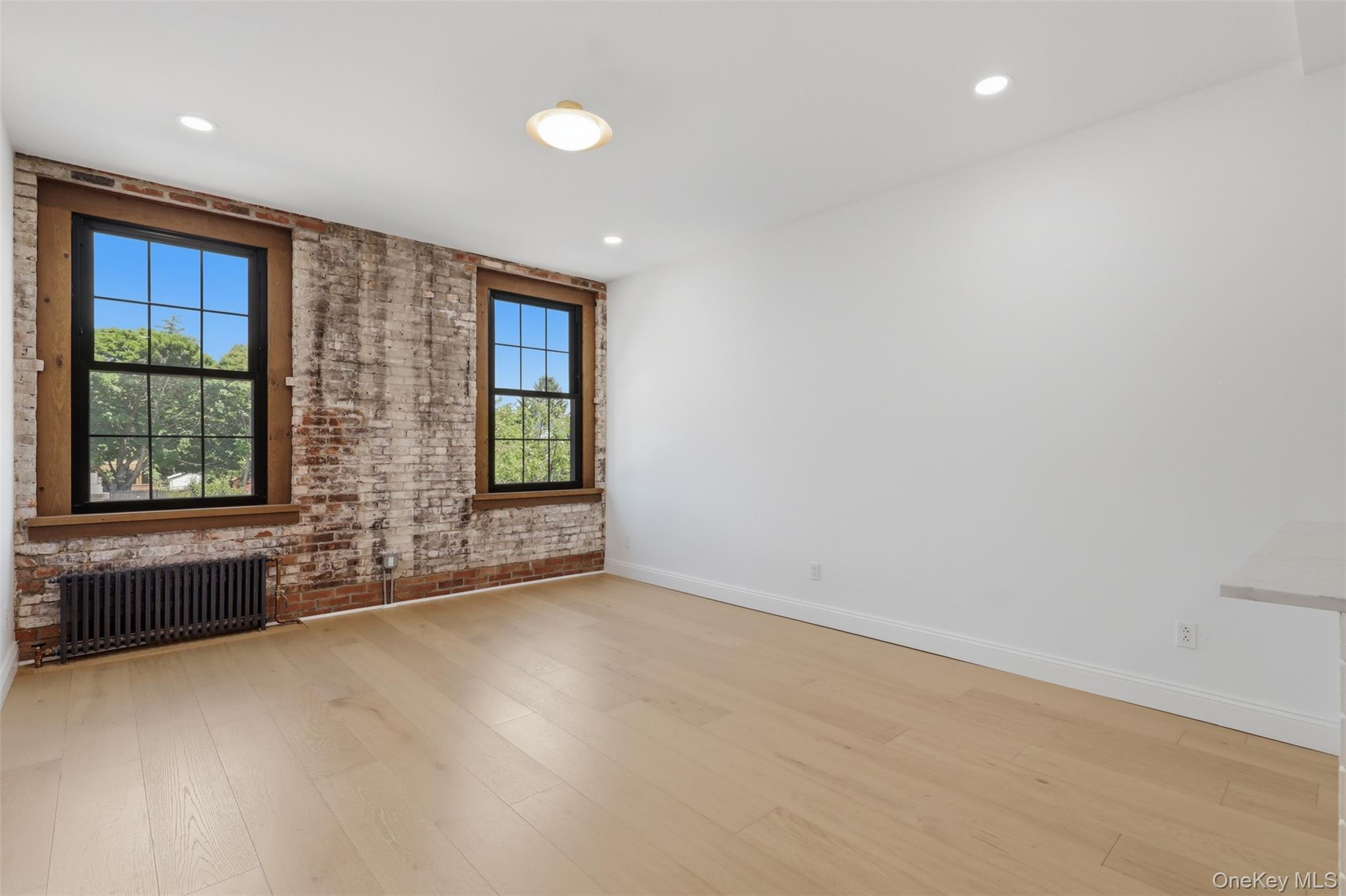 207 Main Street Unit: 3