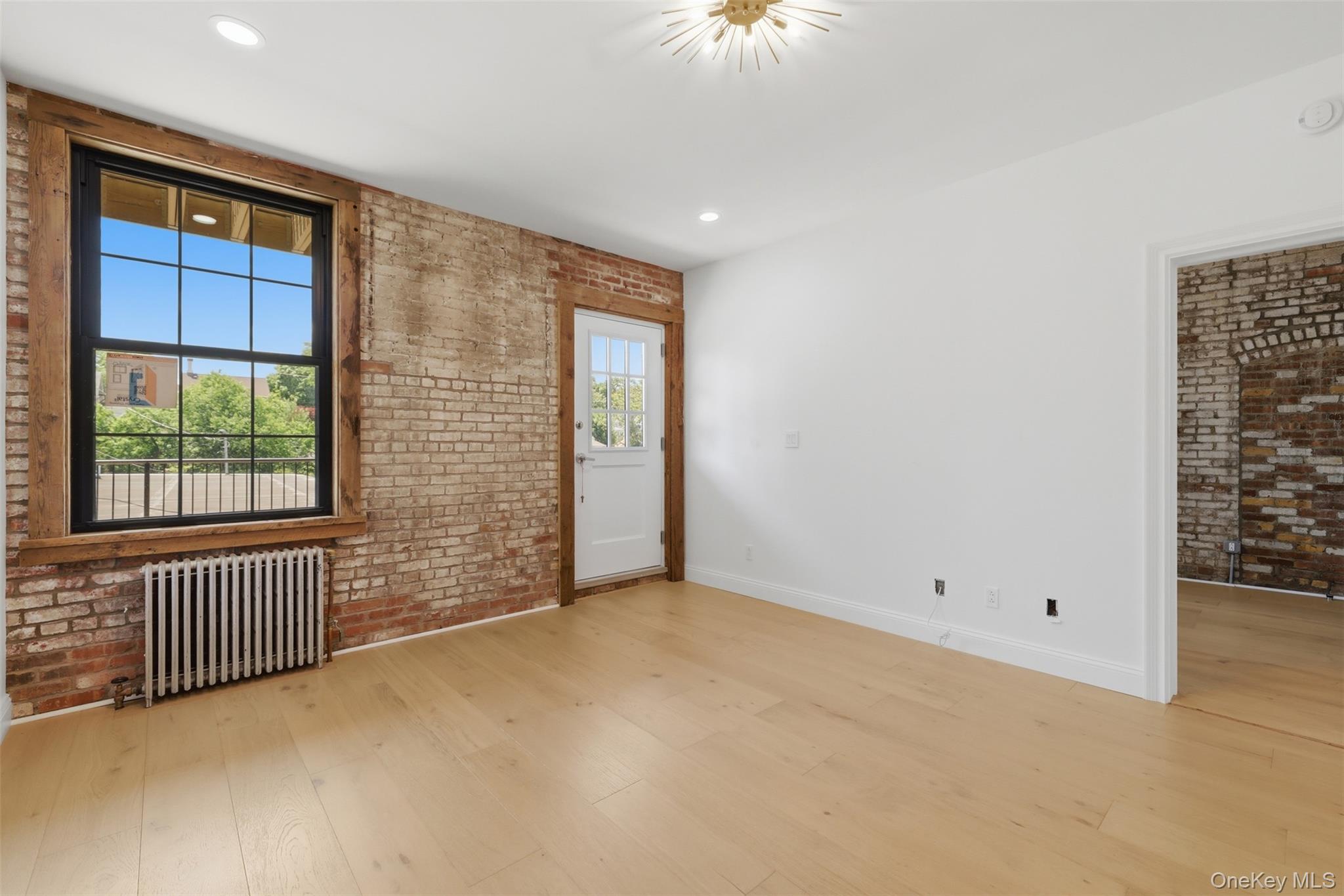 207 Main Street Unit: 5