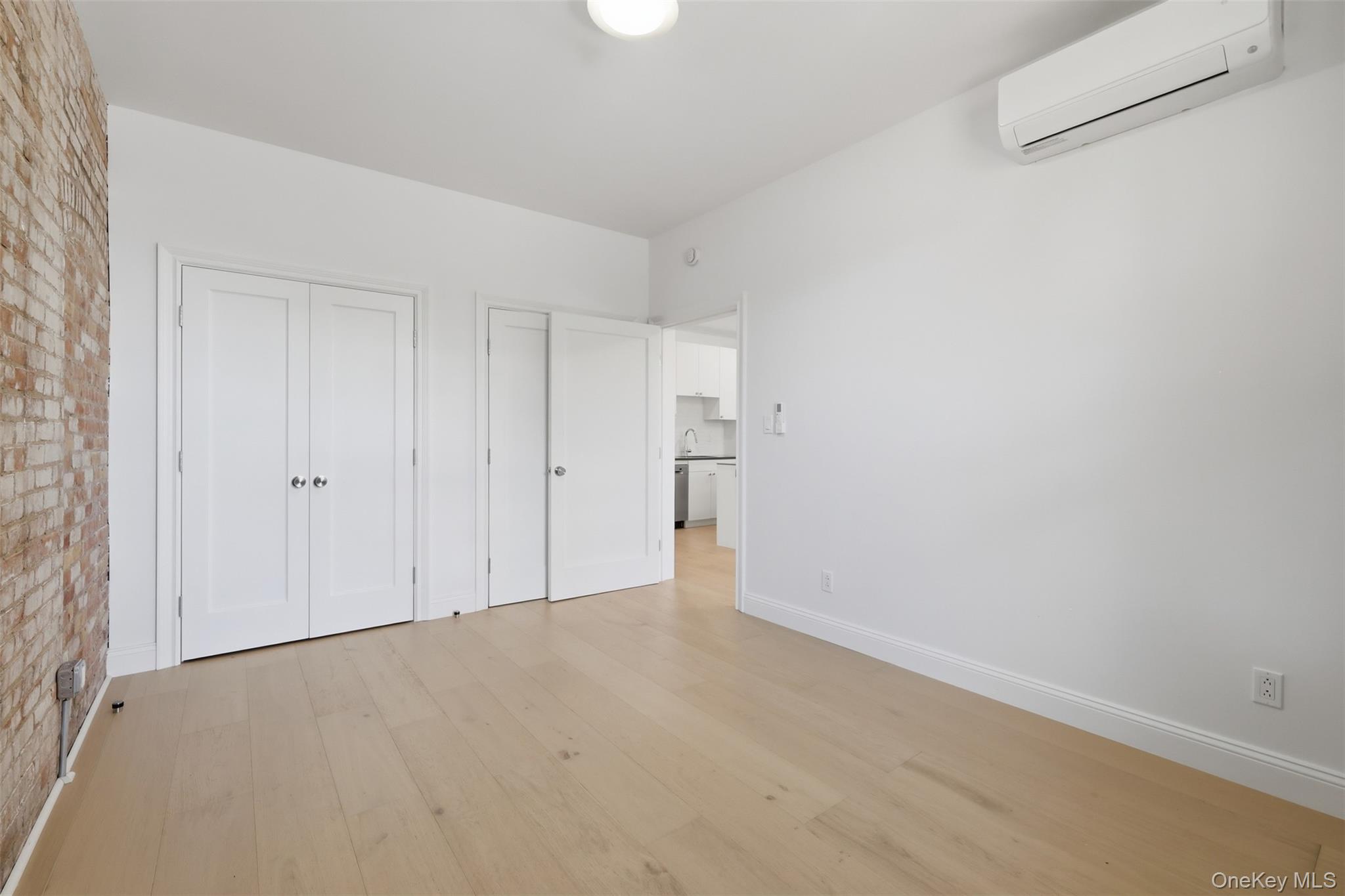207 Main Street Unit: 5
