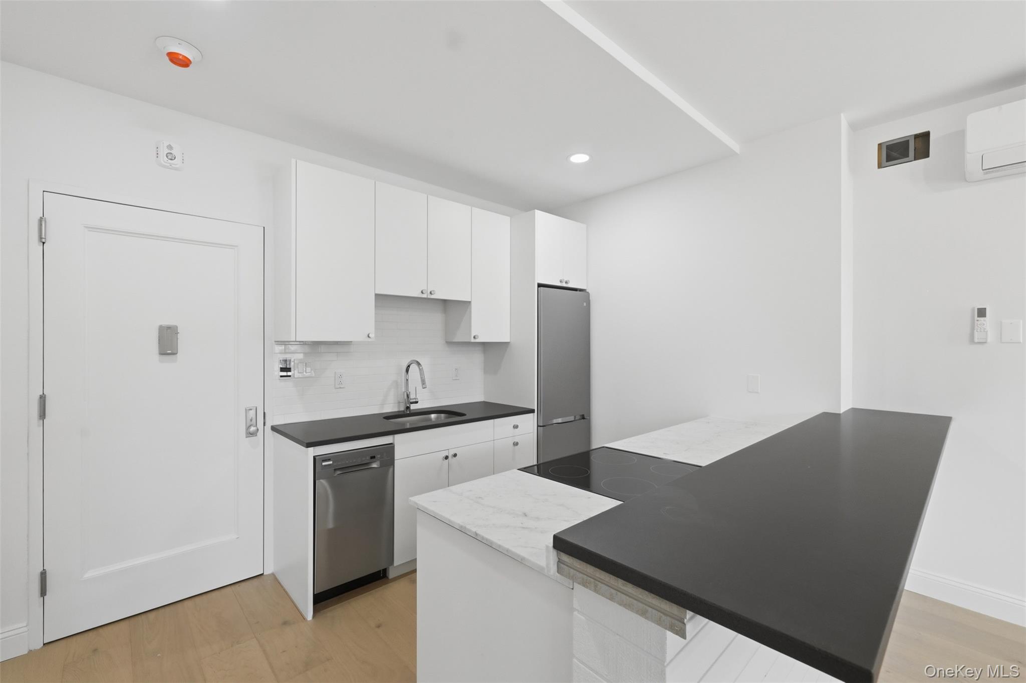 207 Main Street Unit: 5
