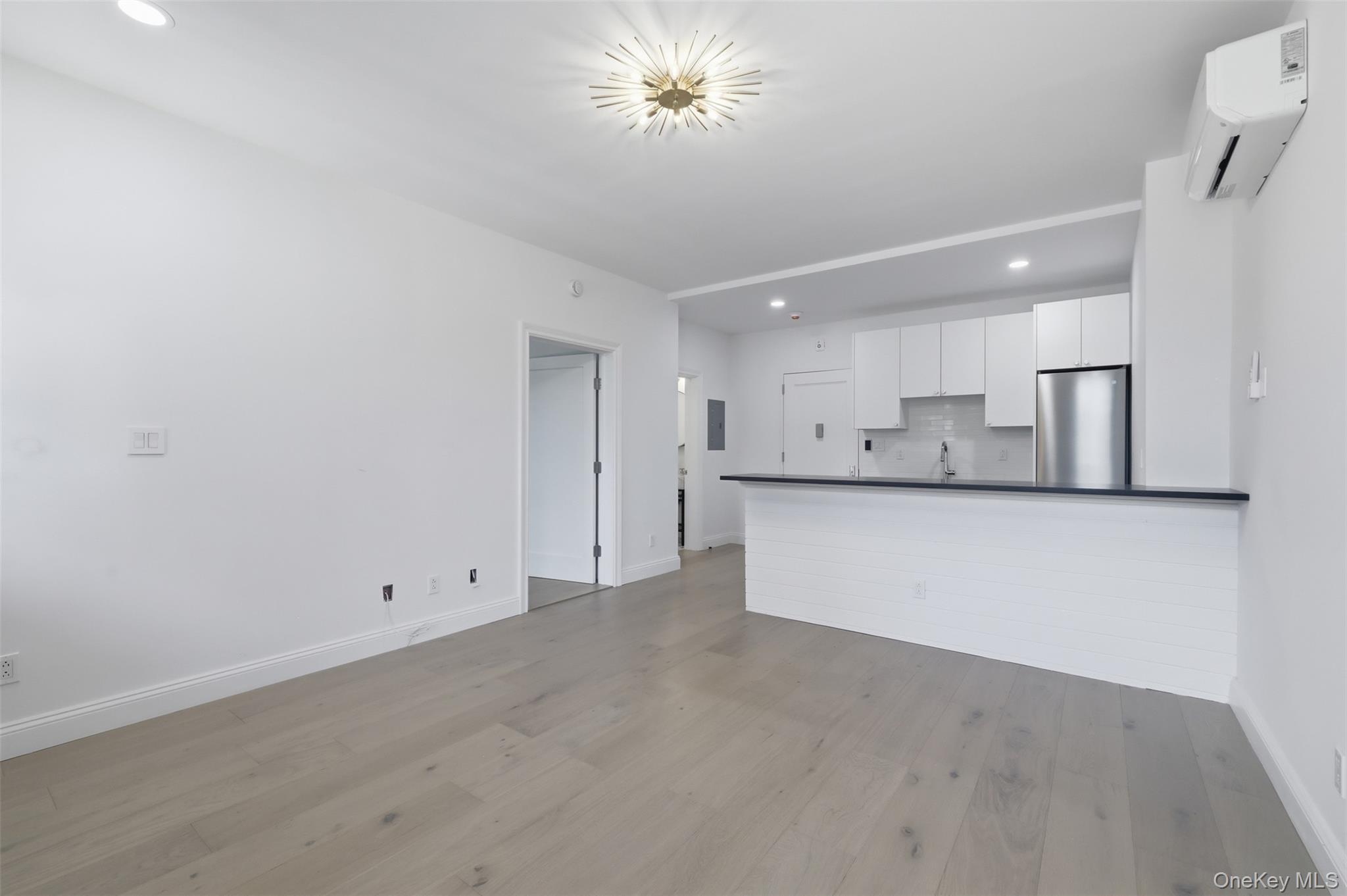 207 Main Street Unit: 5