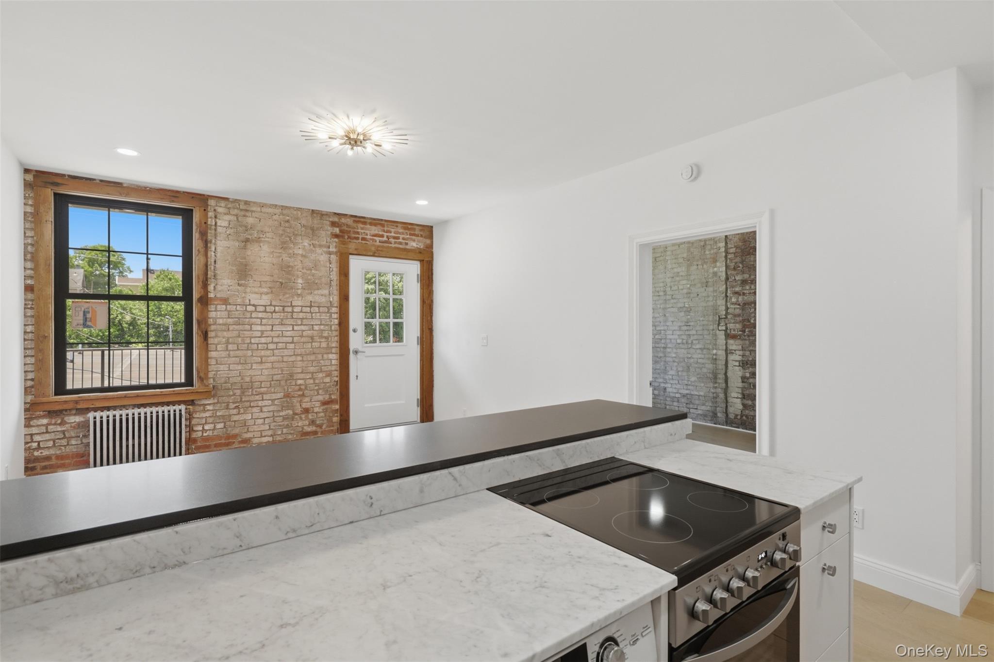 207 Main Street Unit: 5