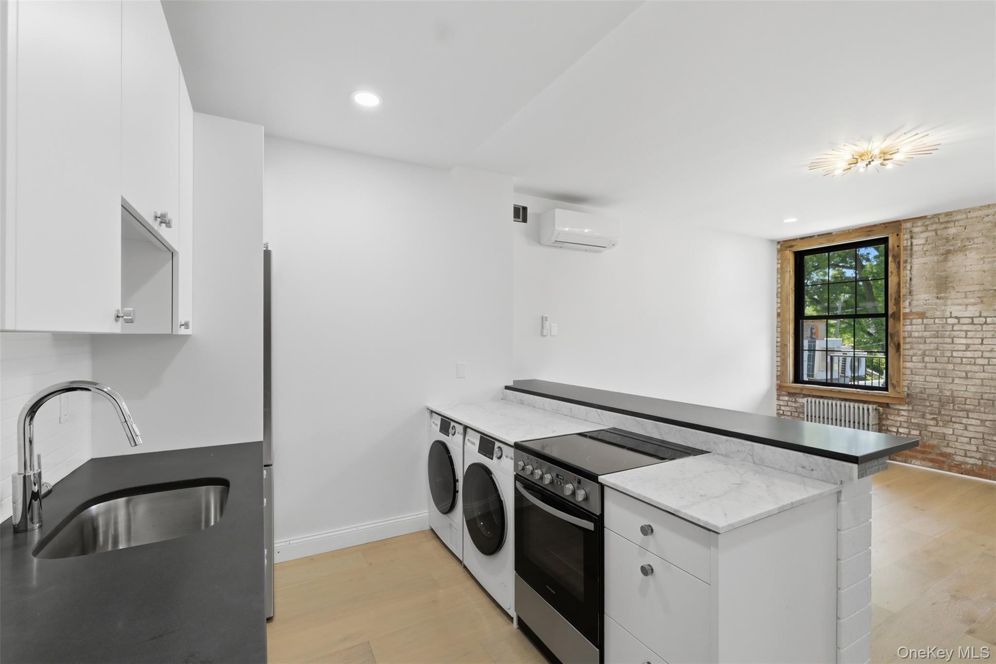 207 Main Street Unit: 5