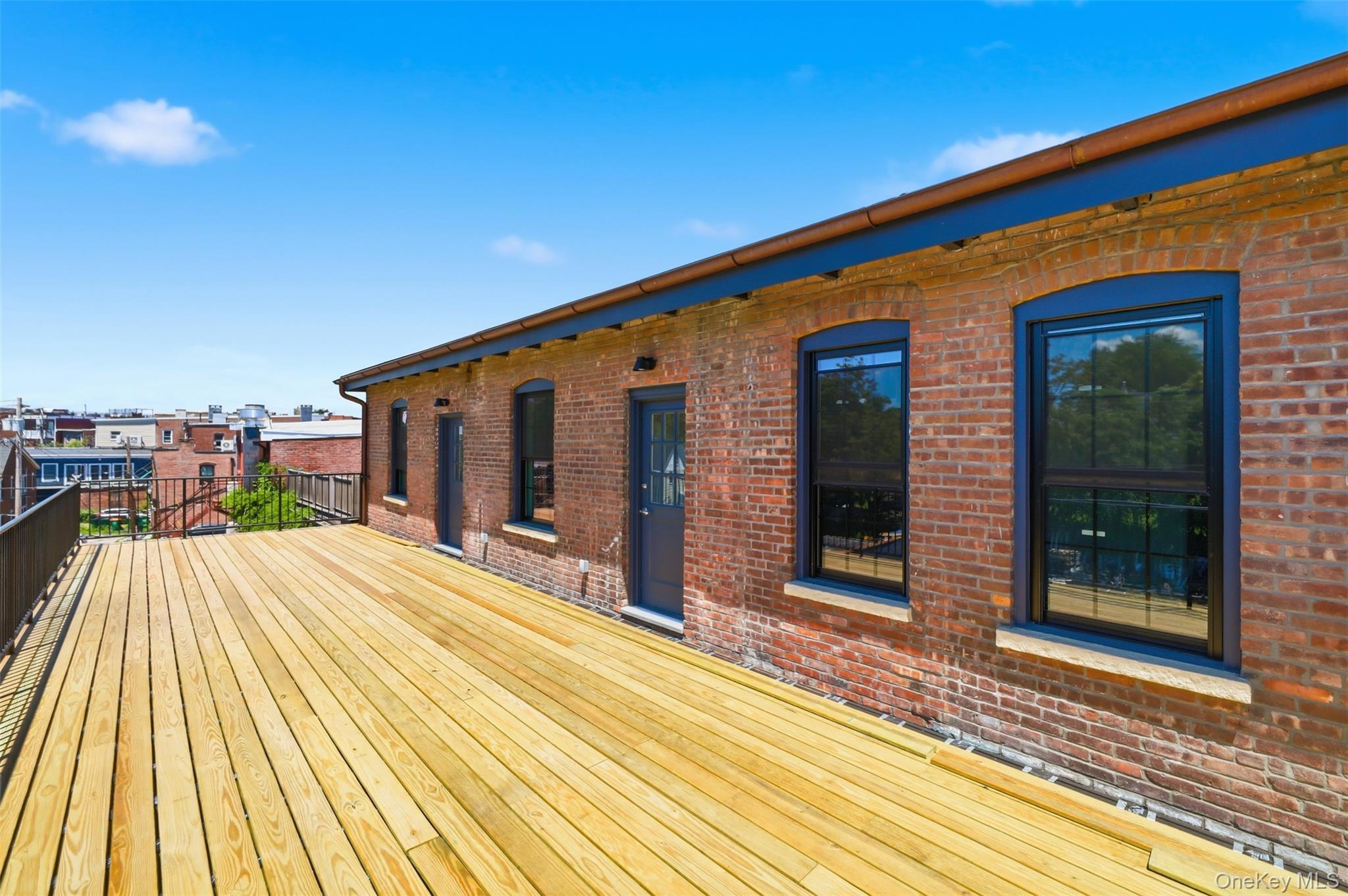 207 Main Street Unit: 5