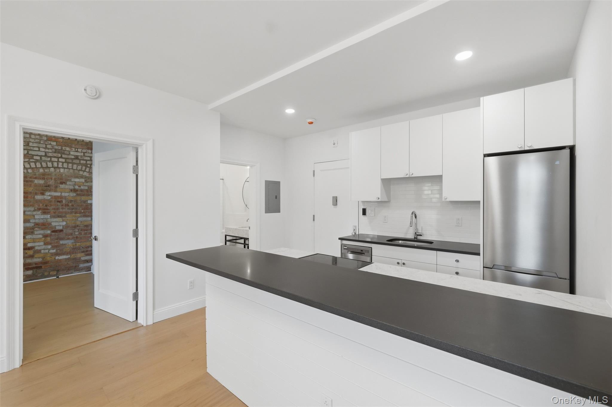 207 Main Street Unit: 5