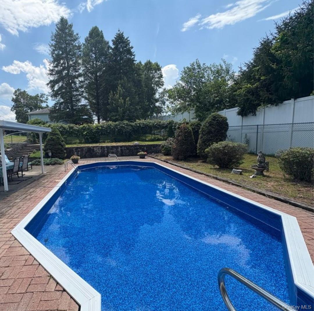 8 Boulder Road