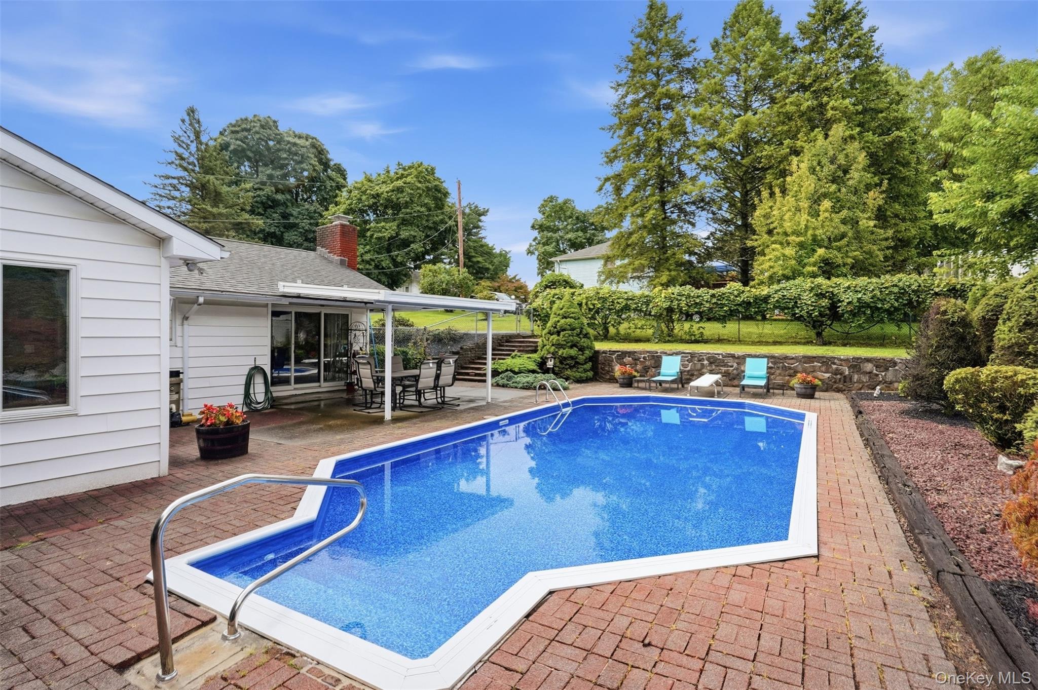8 Boulder Road