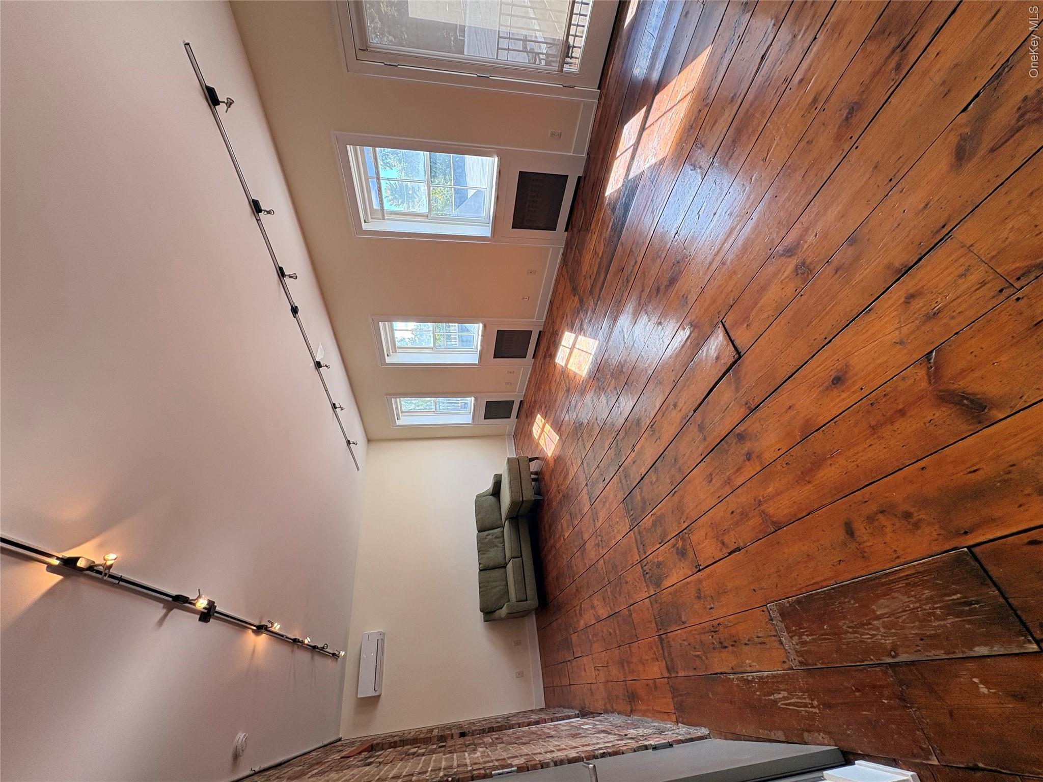 199 Main Street Unit: 197