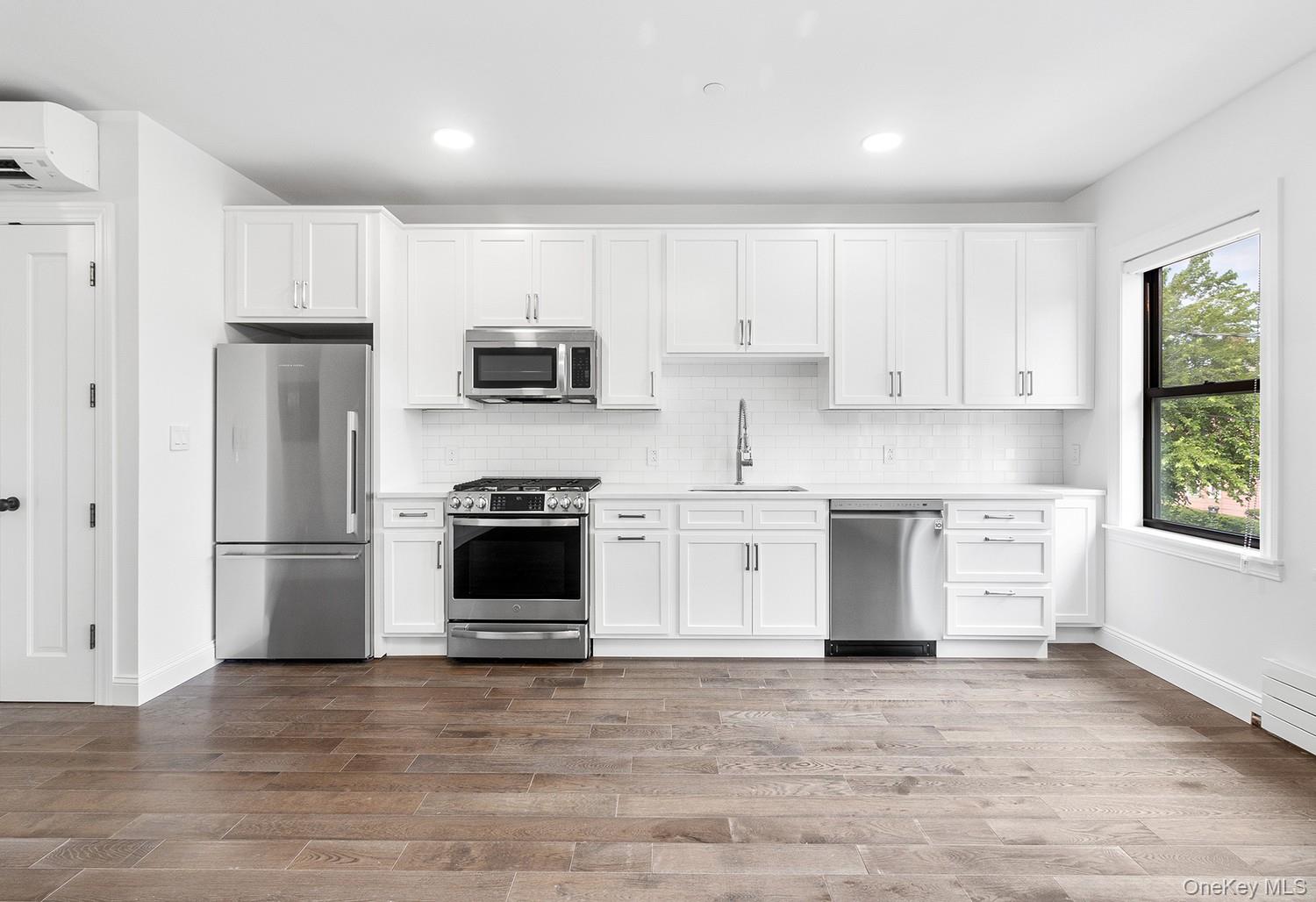 206 Main Street Unit: 2