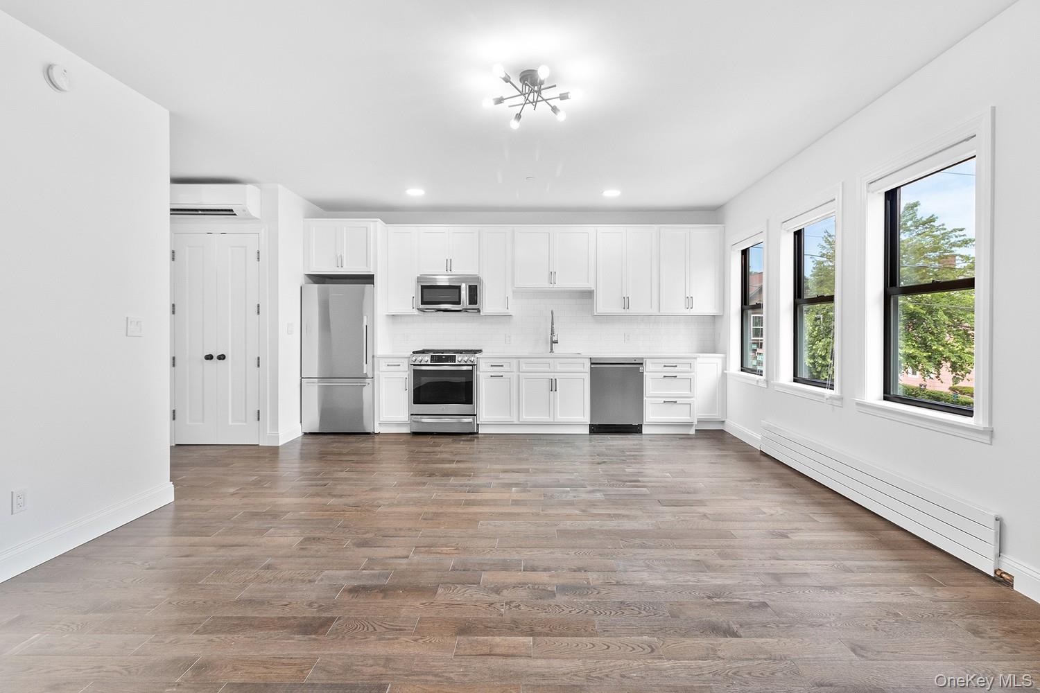 206 Main Street Unit: 2