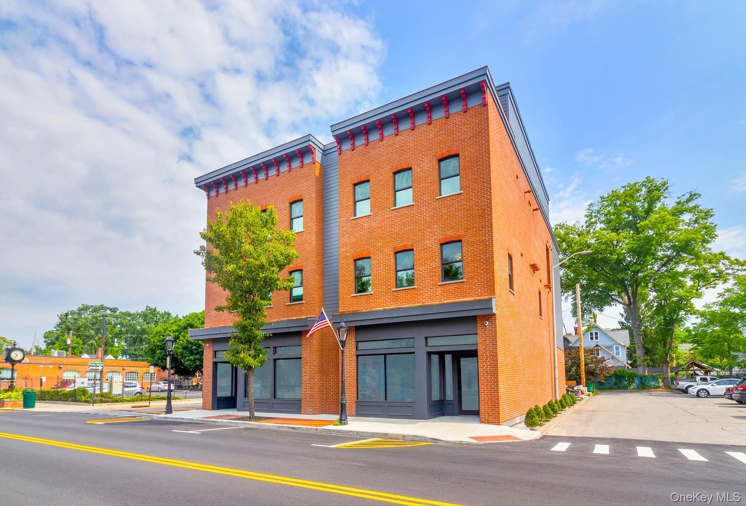 206 Main Street Unit: 2
