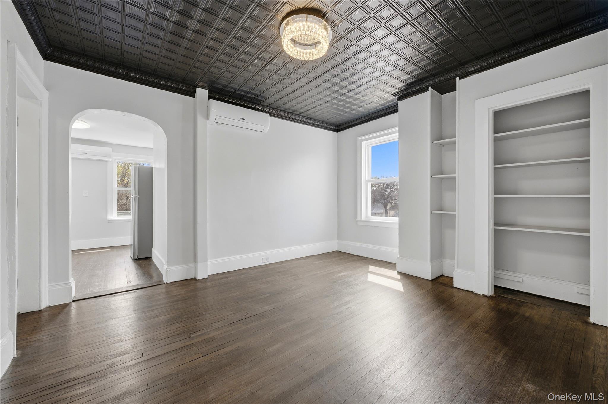 45 S Robinson Avenue Unit: 2