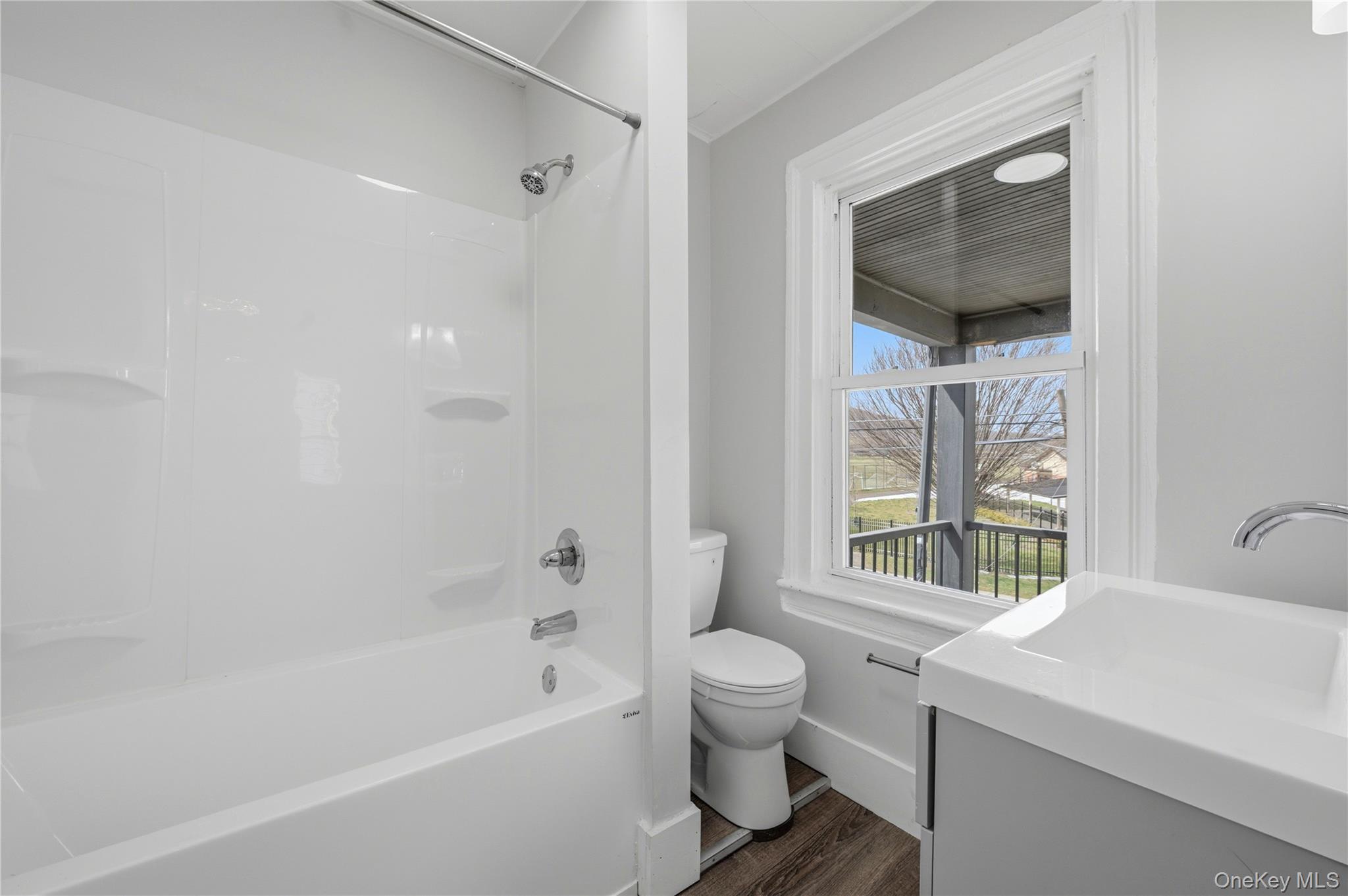 45 S Robinson Avenue Unit: 2