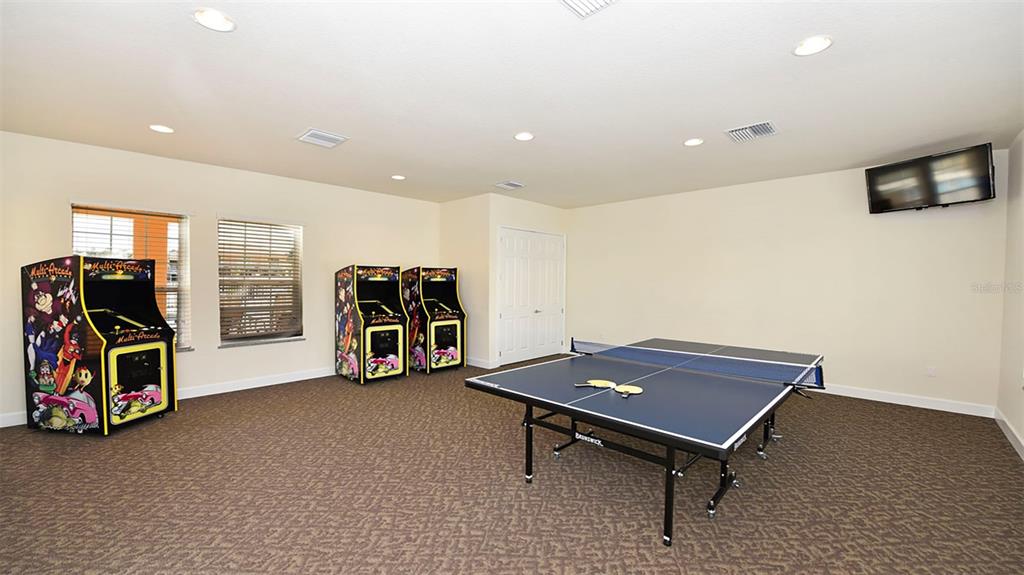 1530 RETREAT CIRCLE