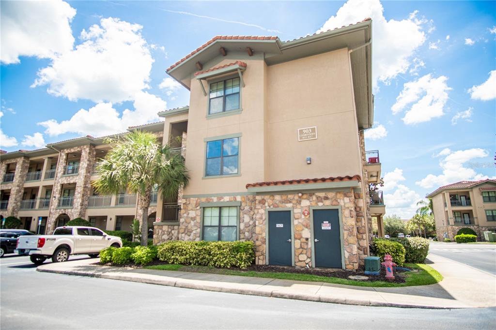 903 CHARO PARKWAY Unit: 816
