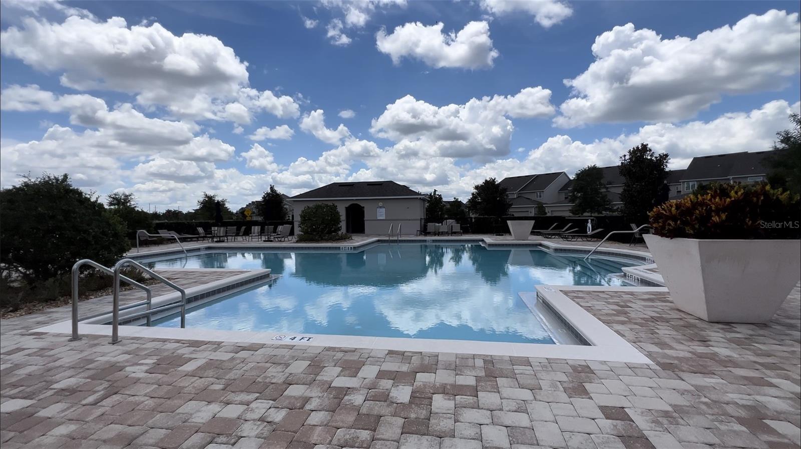 13745 BRESSLER ALY