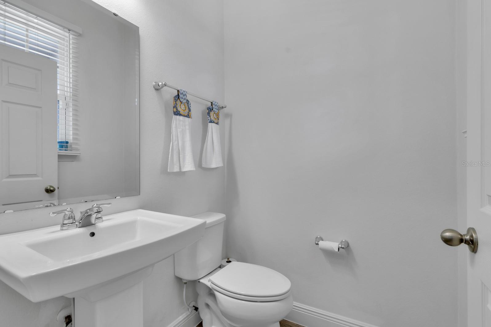13745 BRESSLER ALY