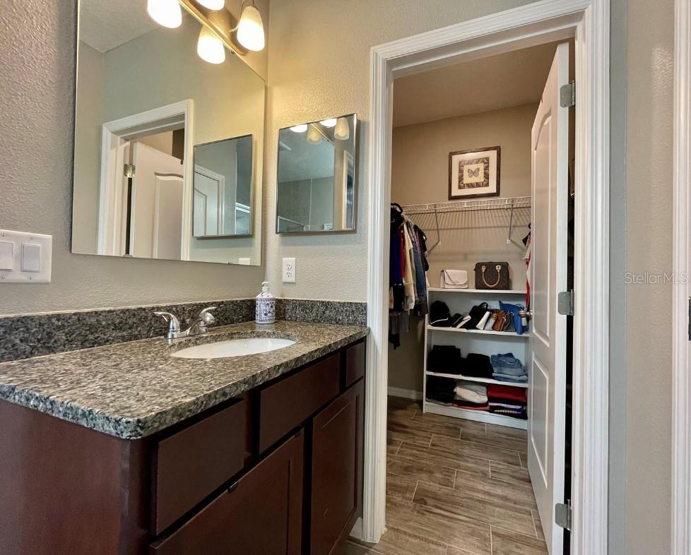 2288 CANYON BREEZE AVE