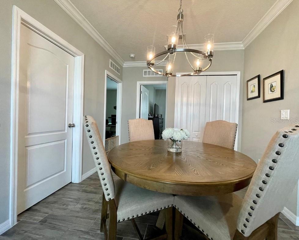 2288 CANYON BREEZE AVE