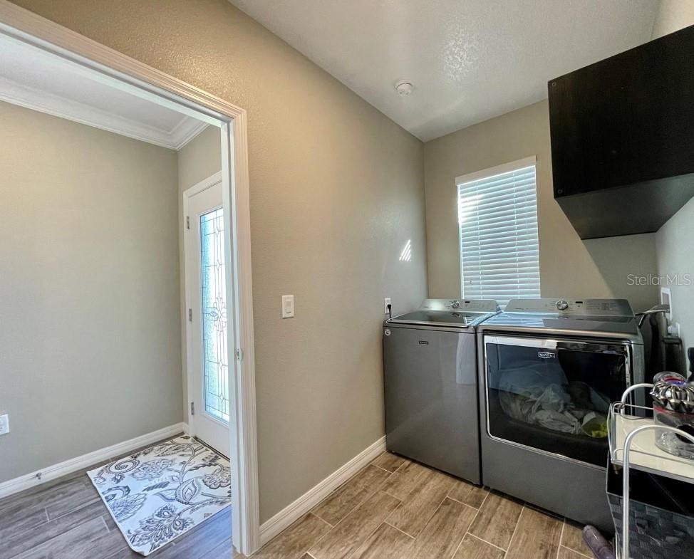 2288 CANYON BREEZE AVE