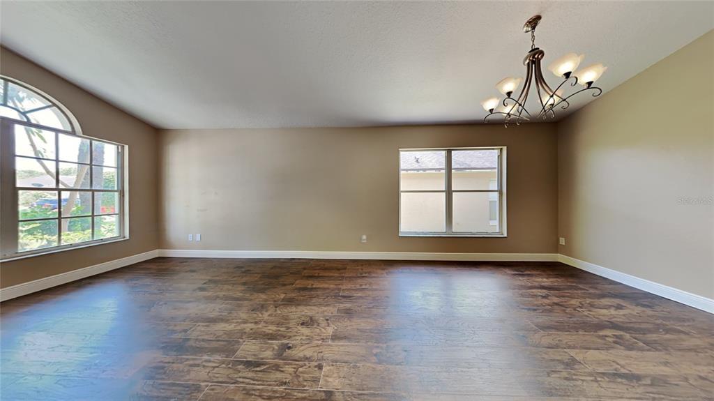 7613 SILVER CROWN COURT