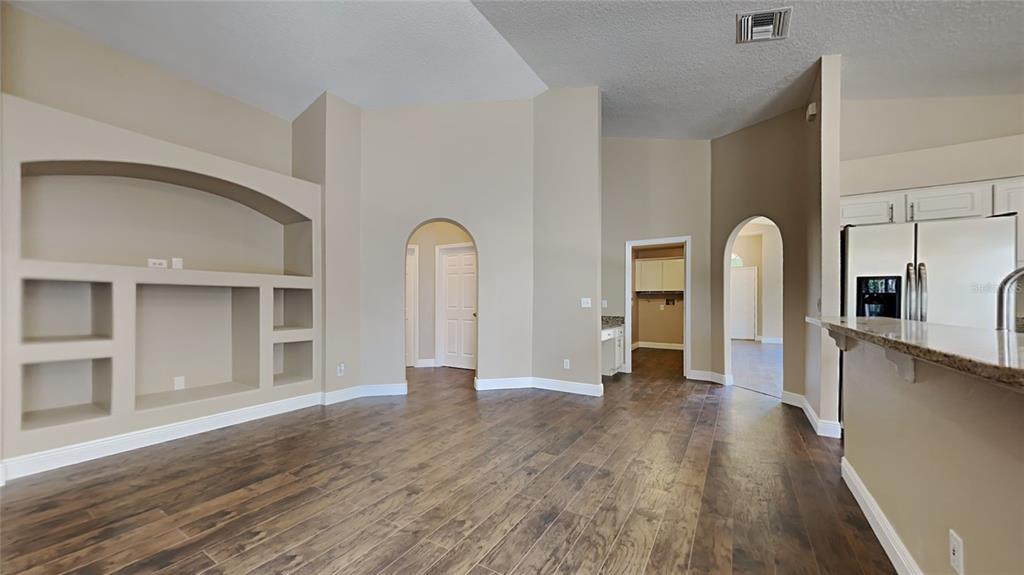 7613 SILVER CROWN COURT