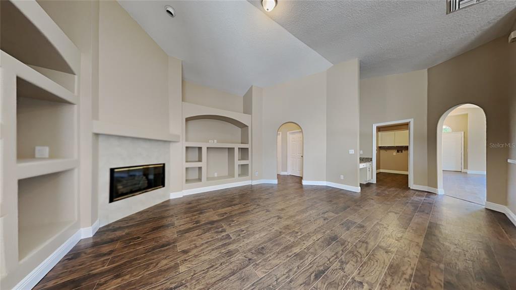 7613 SILVER CROWN COURT