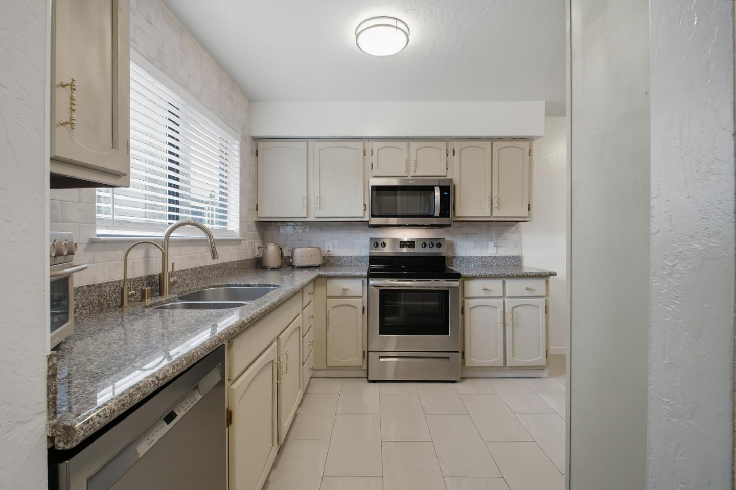 1321 Fruitdale Avenue