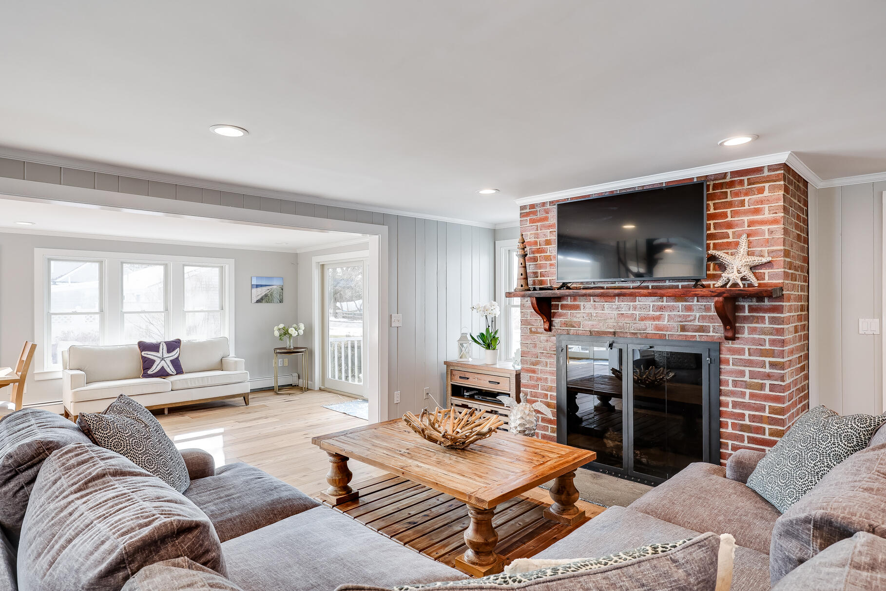 156 Commerce Road