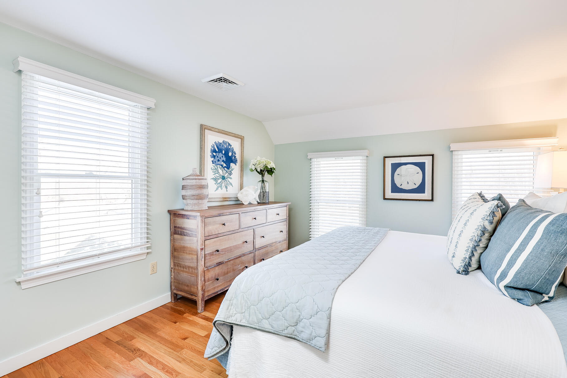 23 Linger Longer Cartway